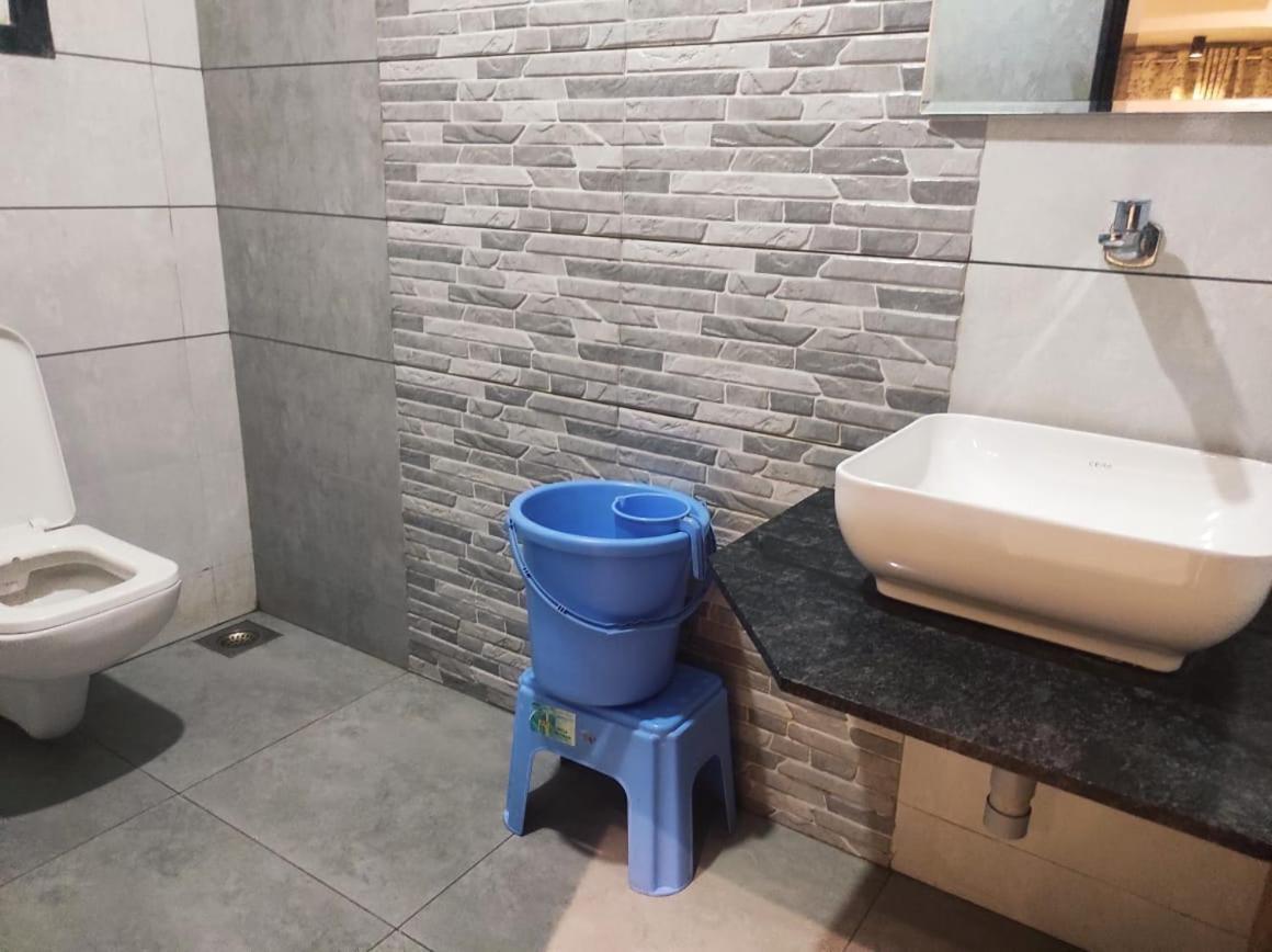Hotel Vrindavan Deluxe Kolhapur Zewnętrze zdjęcie