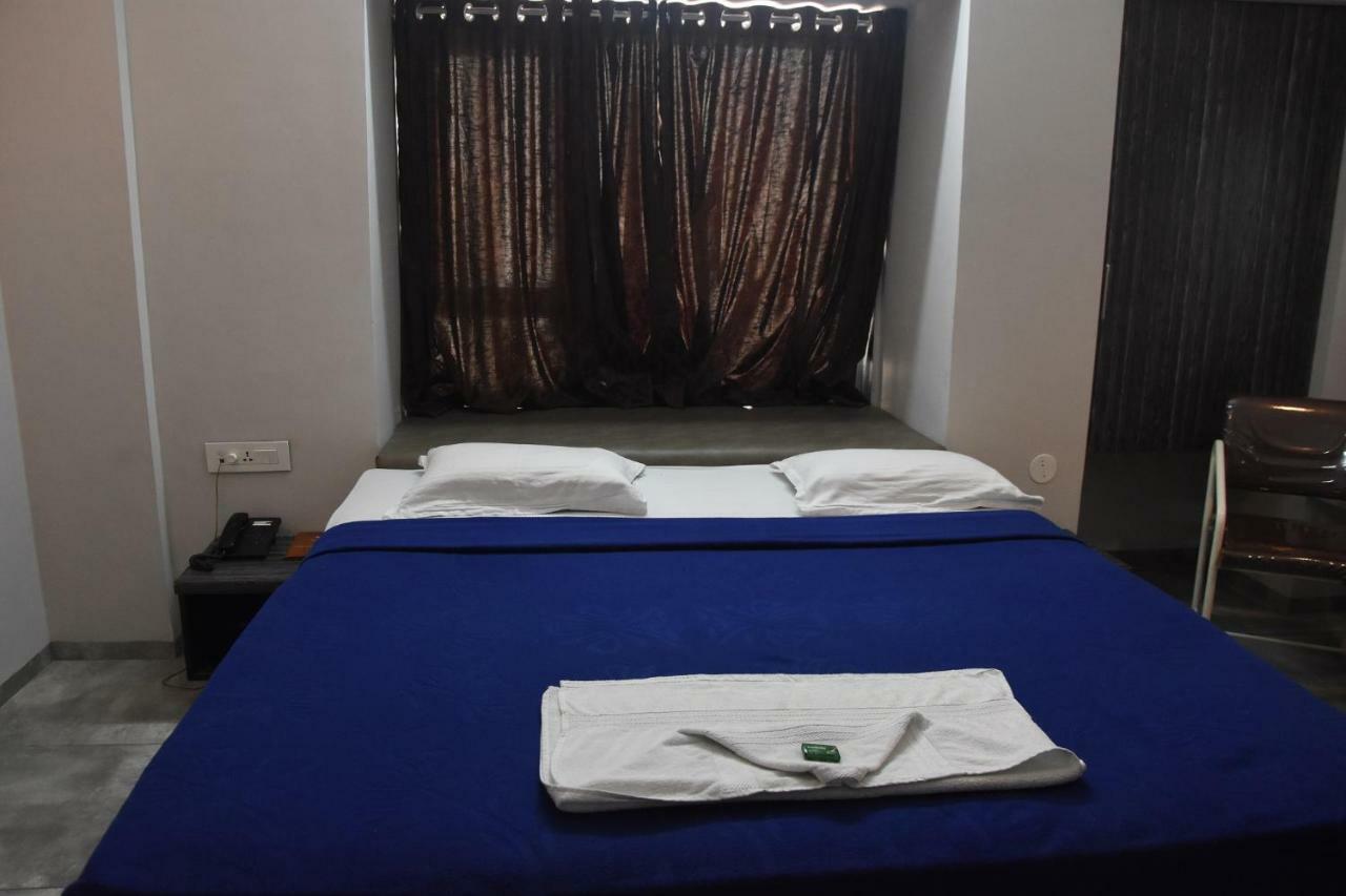 Hotel Vrindavan Deluxe Kolhapur Zewnętrze zdjęcie