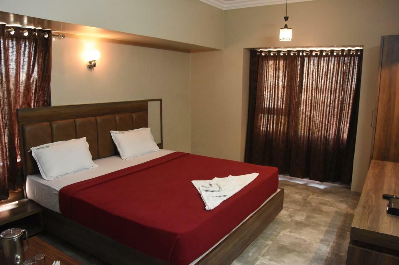 Hotel Vrindavan Deluxe Kolhapur Zewnętrze zdjęcie