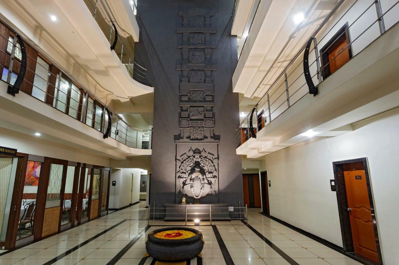 Hotel Vrindavan Deluxe Kolhapur Zewnętrze zdjęcie